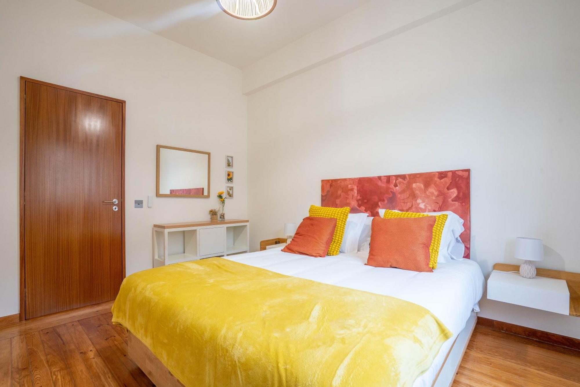 Sublime Downtown Retreat By Elsa Apartment Порто Екстериор снимка