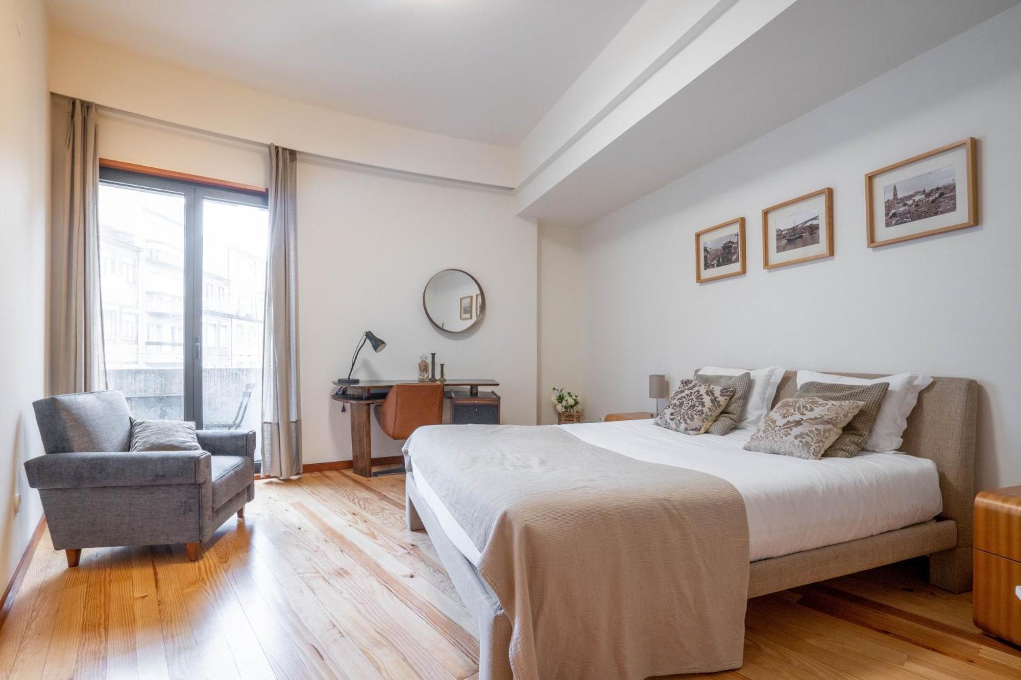 Sublime Downtown Retreat By Elsa Apartment Порто Екстериор снимка