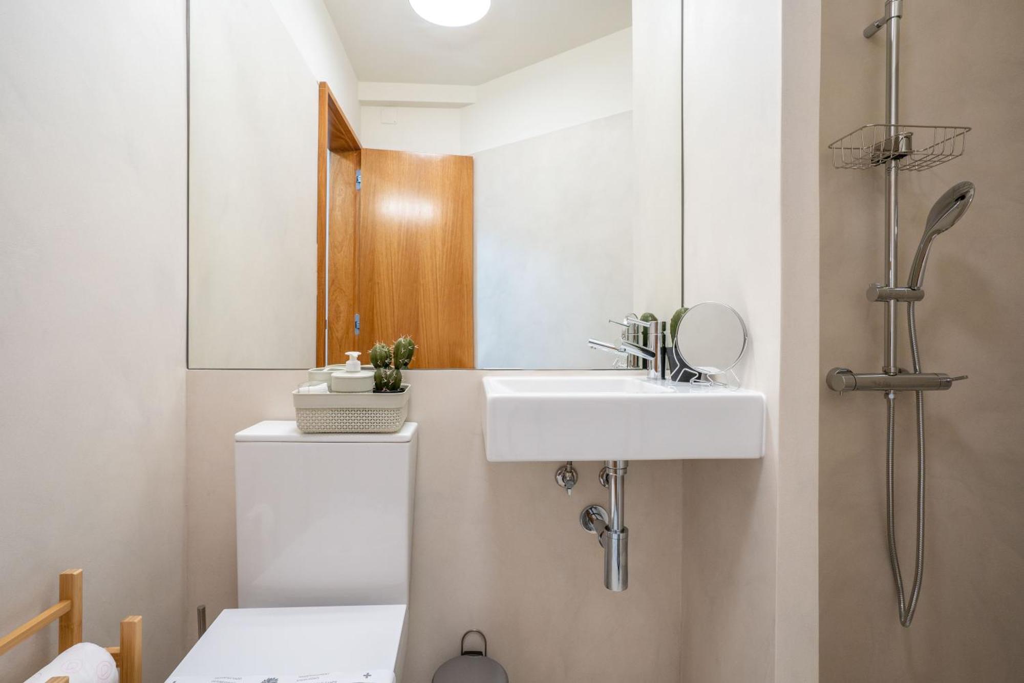 Sublime Downtown Retreat By Elsa Apartment Порто Екстериор снимка
