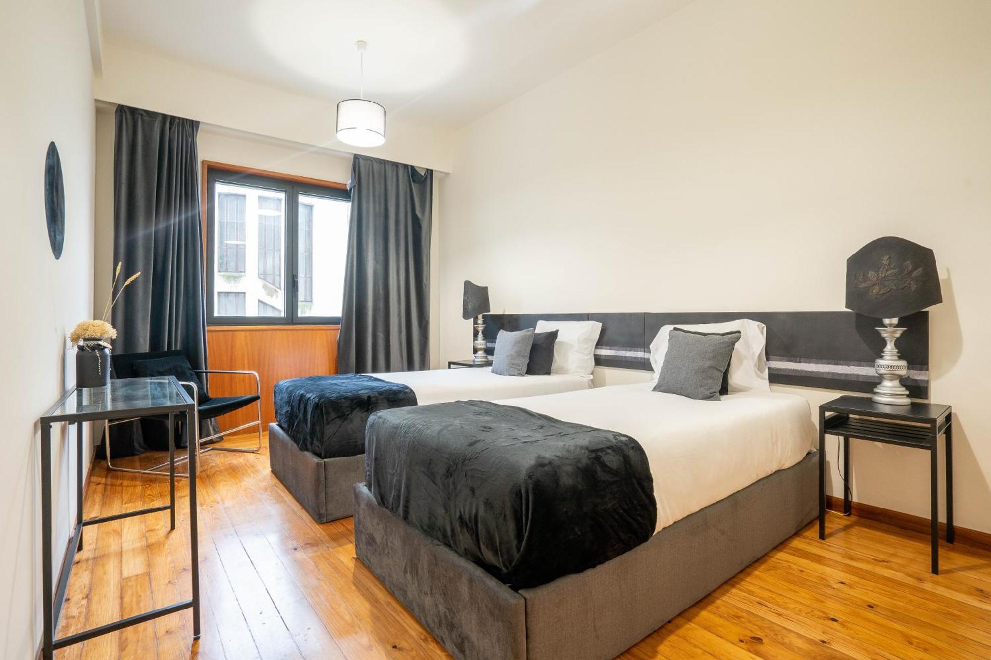 Sublime Downtown Retreat By Elsa Apartment Порто Екстериор снимка
