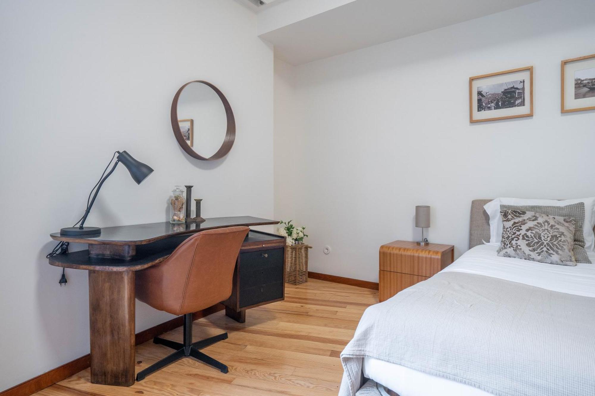 Sublime Downtown Retreat By Elsa Apartment Порто Екстериор снимка